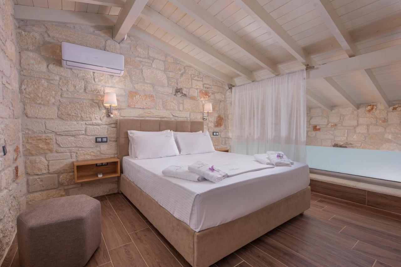 Mint Retreat Suites (Adults Only) Kalandra Ngoại thất bức ảnh