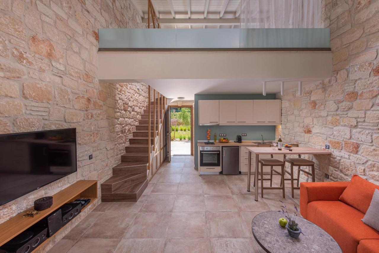 Mint Retreat Suites (Adults Only) Kalandra Ngoại thất bức ảnh
