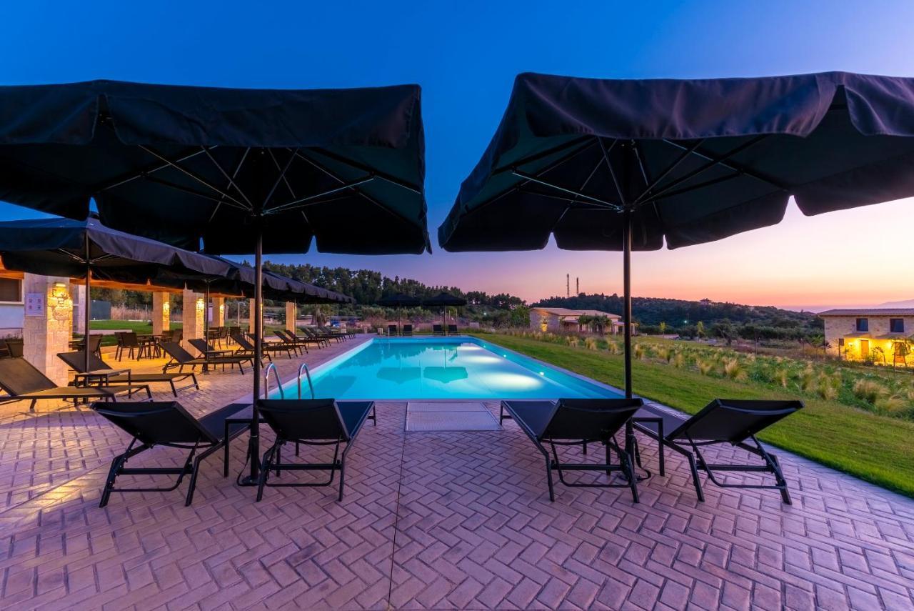 Mint Retreat Suites (Adults Only) Kalandra Ngoại thất bức ảnh