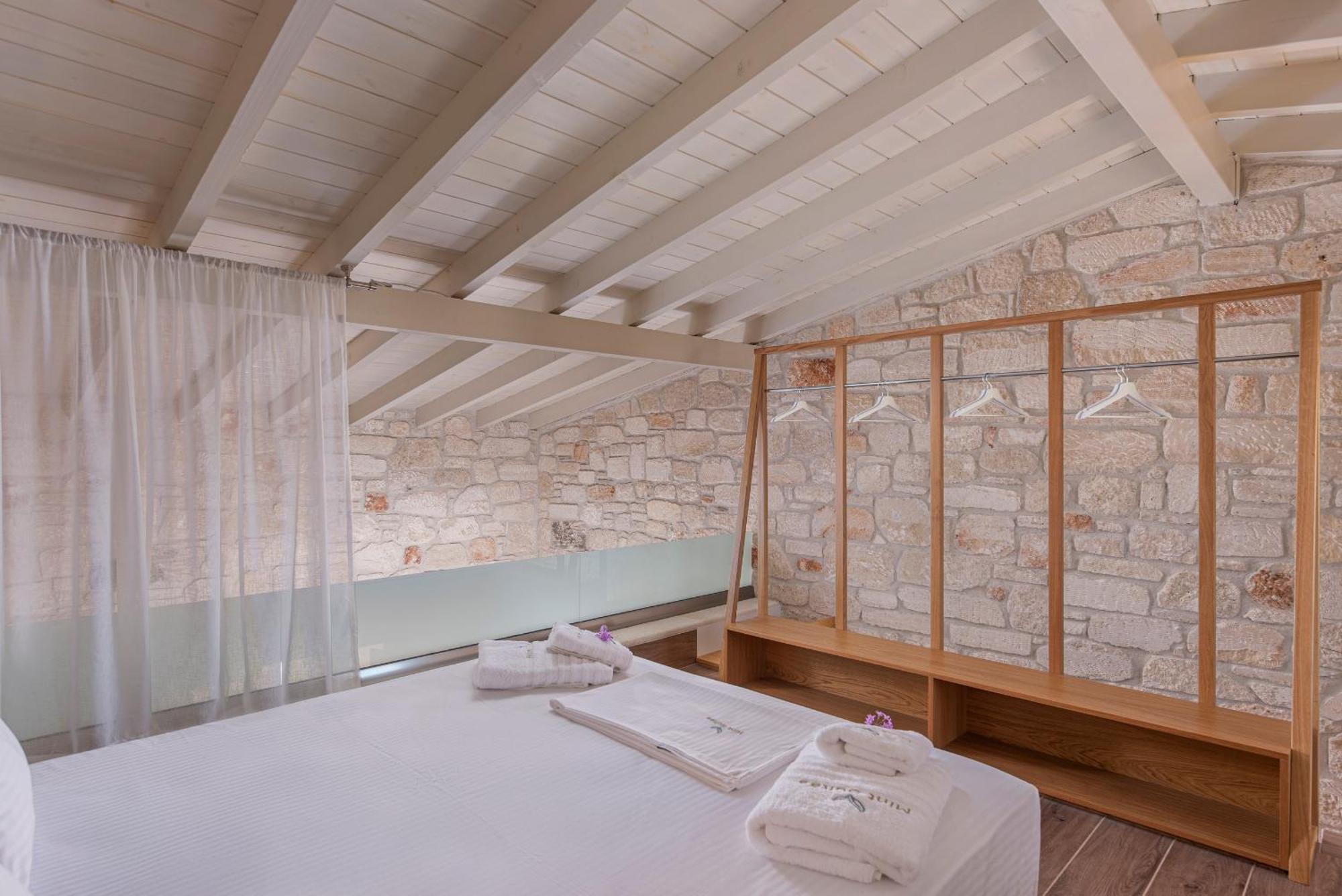 Mint Retreat Suites (Adults Only) Kalandra Phòng bức ảnh